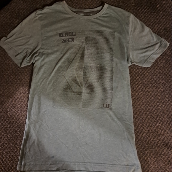 Boys large Volcom t-shirt - Picture 3 of 3